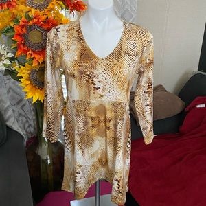 Slinky brand three-quarter sleeve top